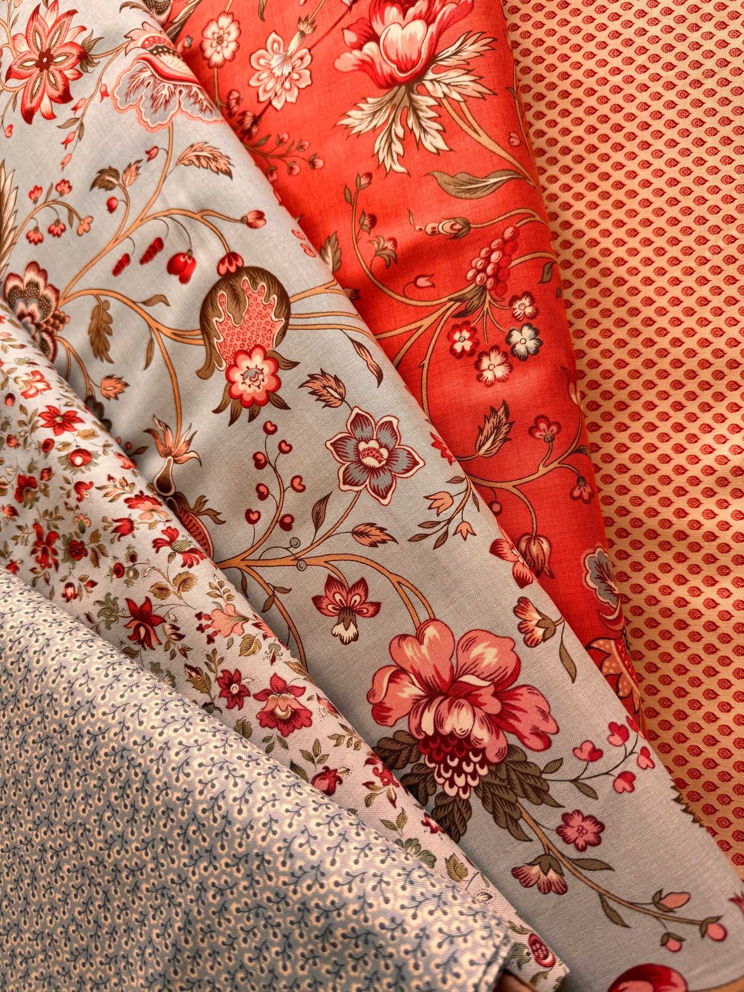 Pearl Faded Red - Antoinette