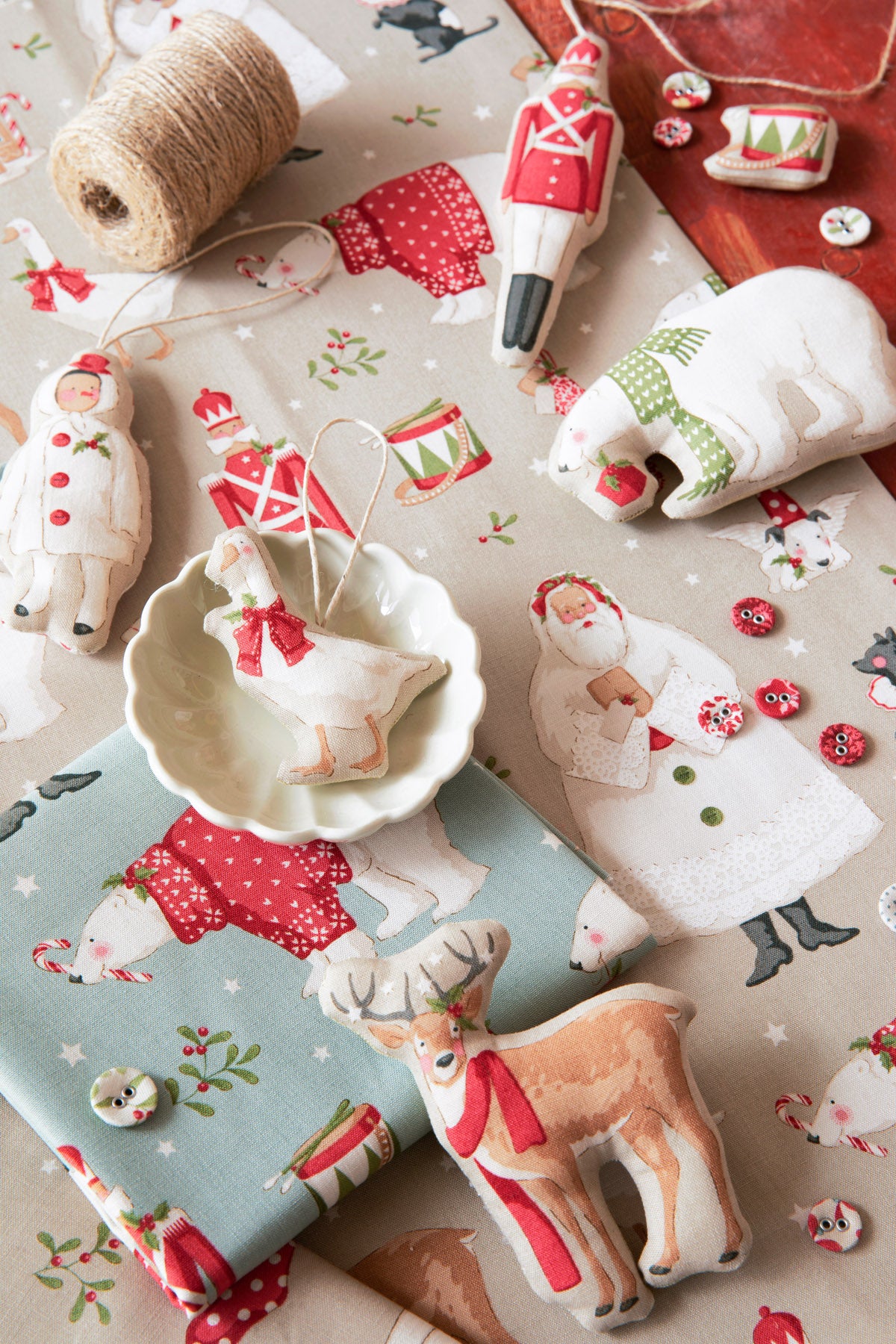 Merry Little Christmas Fat Quarter Bundle - 5 fabrics in Duck Egg, 20 x 22in