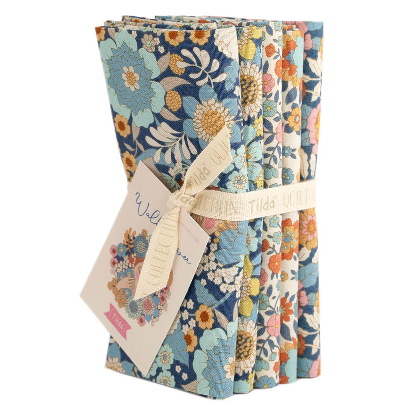 Wallflower Fat Quarter Bundle Blue - 5 fabrics, 20 x 22in
