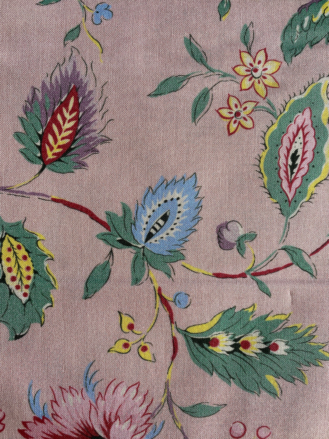Dutch Heritage Ashridge Pink. It is ideal for patchwork, quilting, patchwork, dressmaking and other crafts. Free delivery from Rosemary Wild over £30.