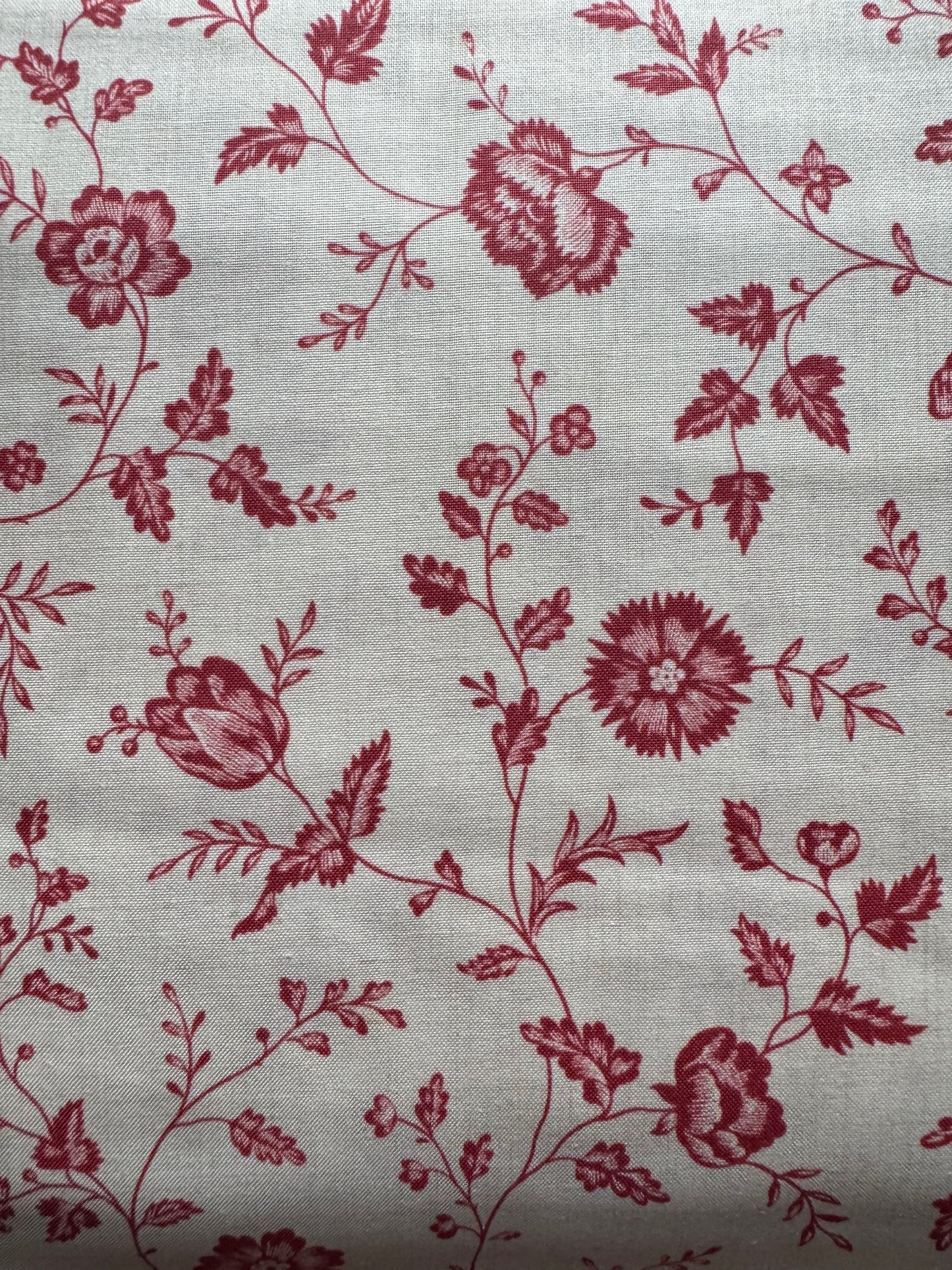 Large Floral Pearl Faded Red - Rouenneries Trois
