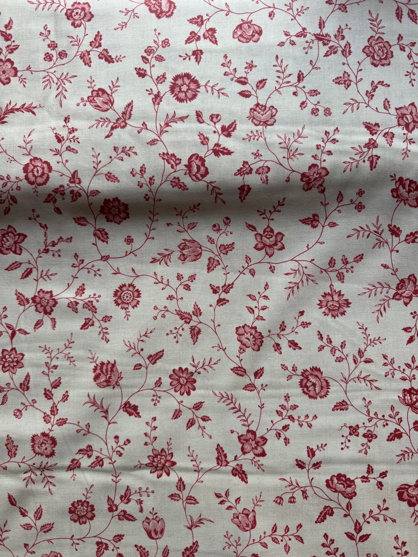 Large Floral Pearl Faded Red - Rouenneries Trois
