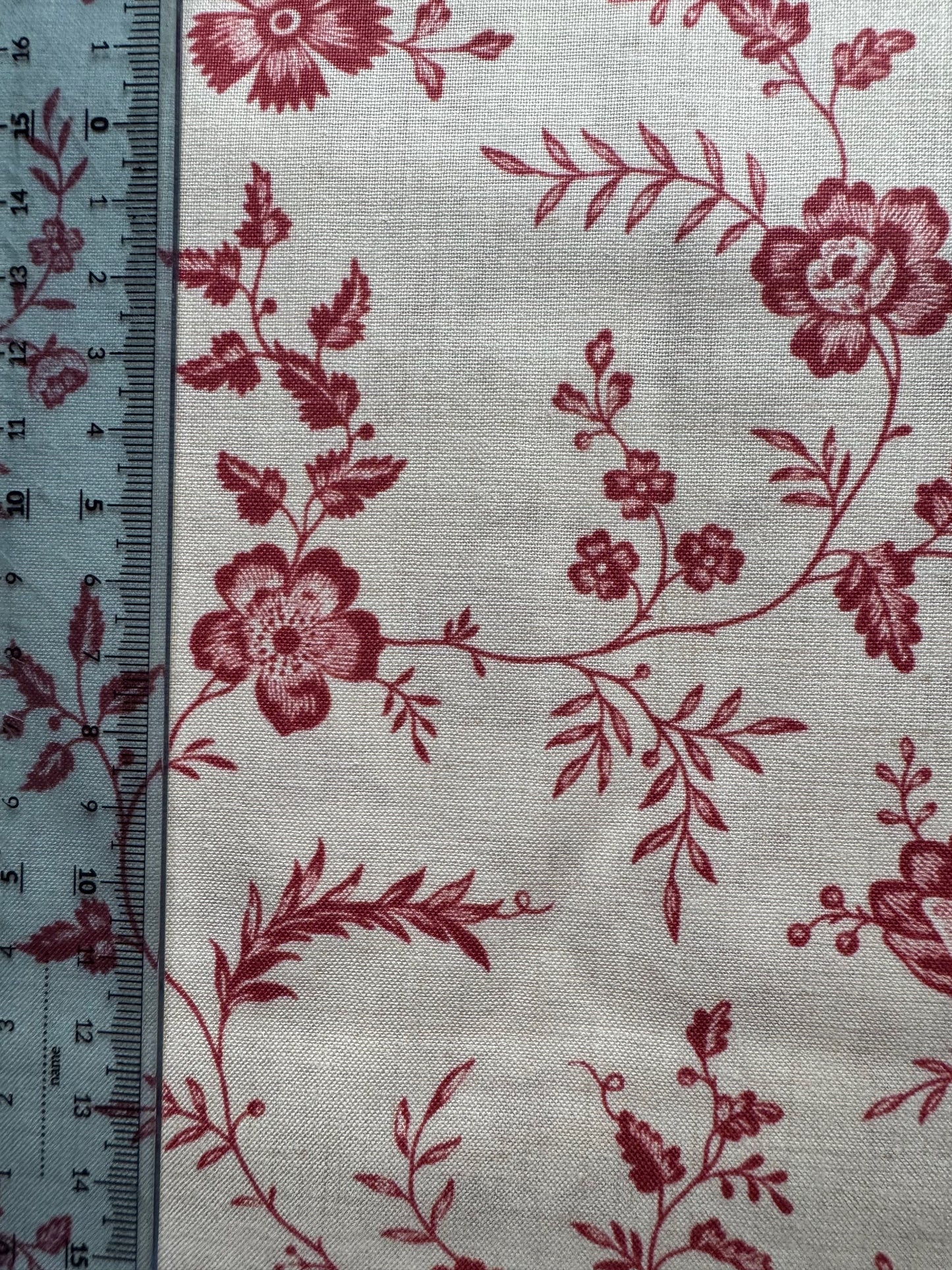 Large Floral Pearl Faded Red - Rouenneries Trois