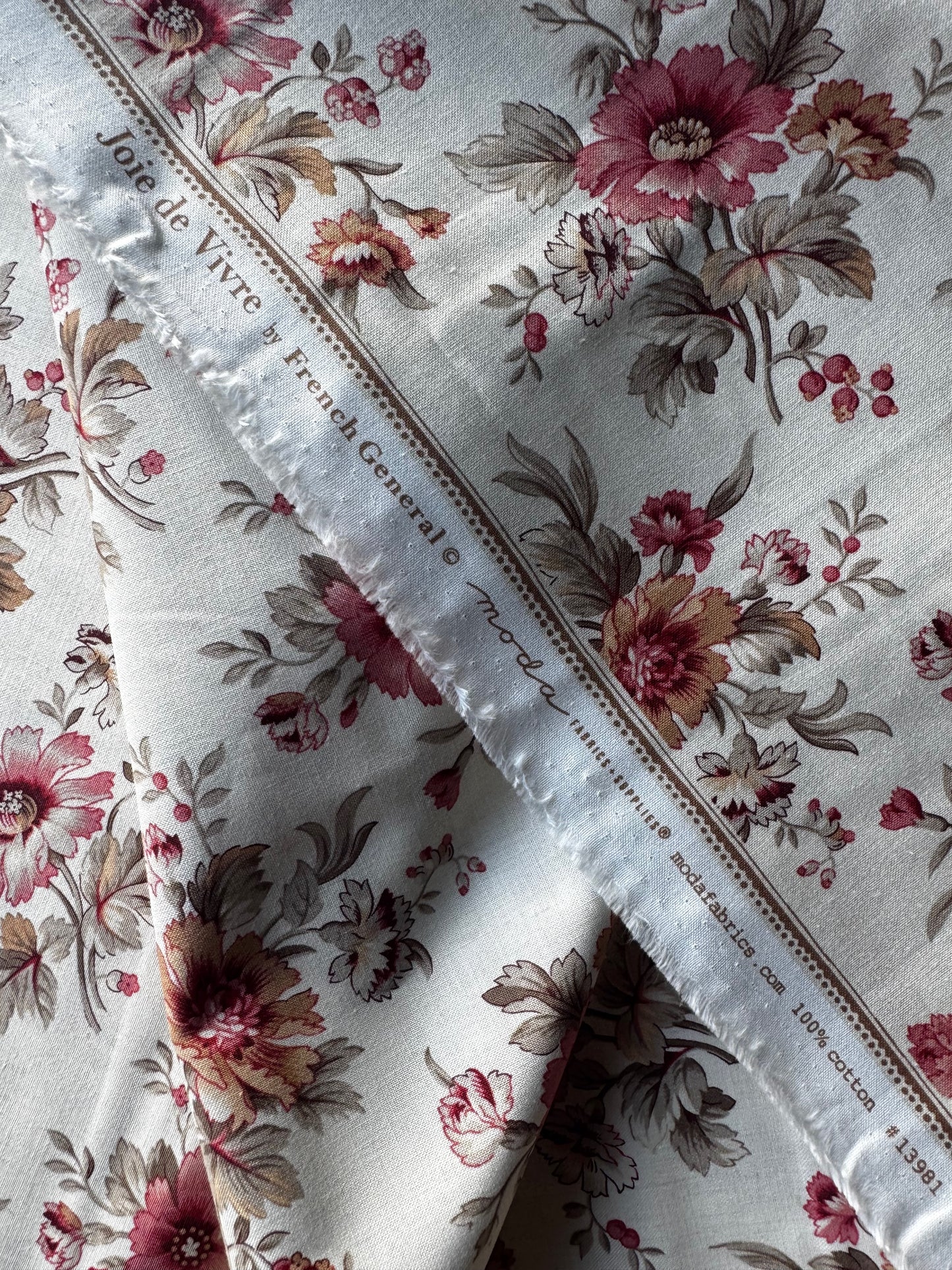 Large Floral Pearl - Joie De Vivre