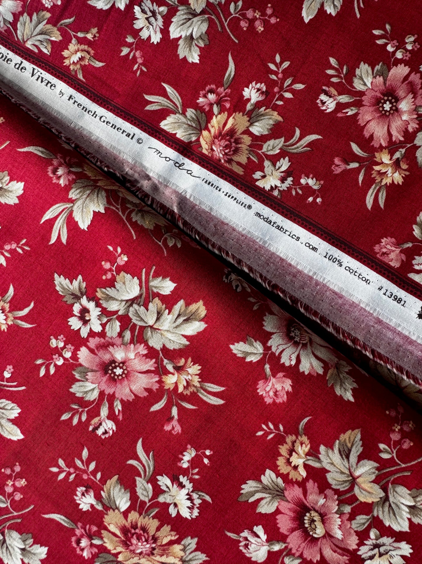 Large Floral Rouge - Joie De Vivre