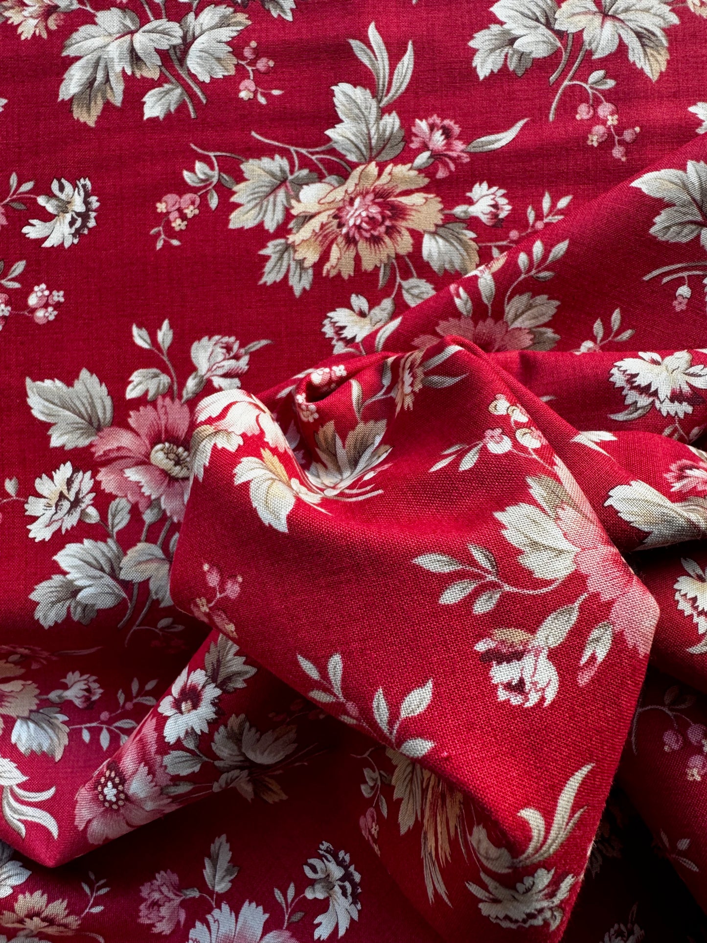 Large Floral Rouge - Joie De Vivre