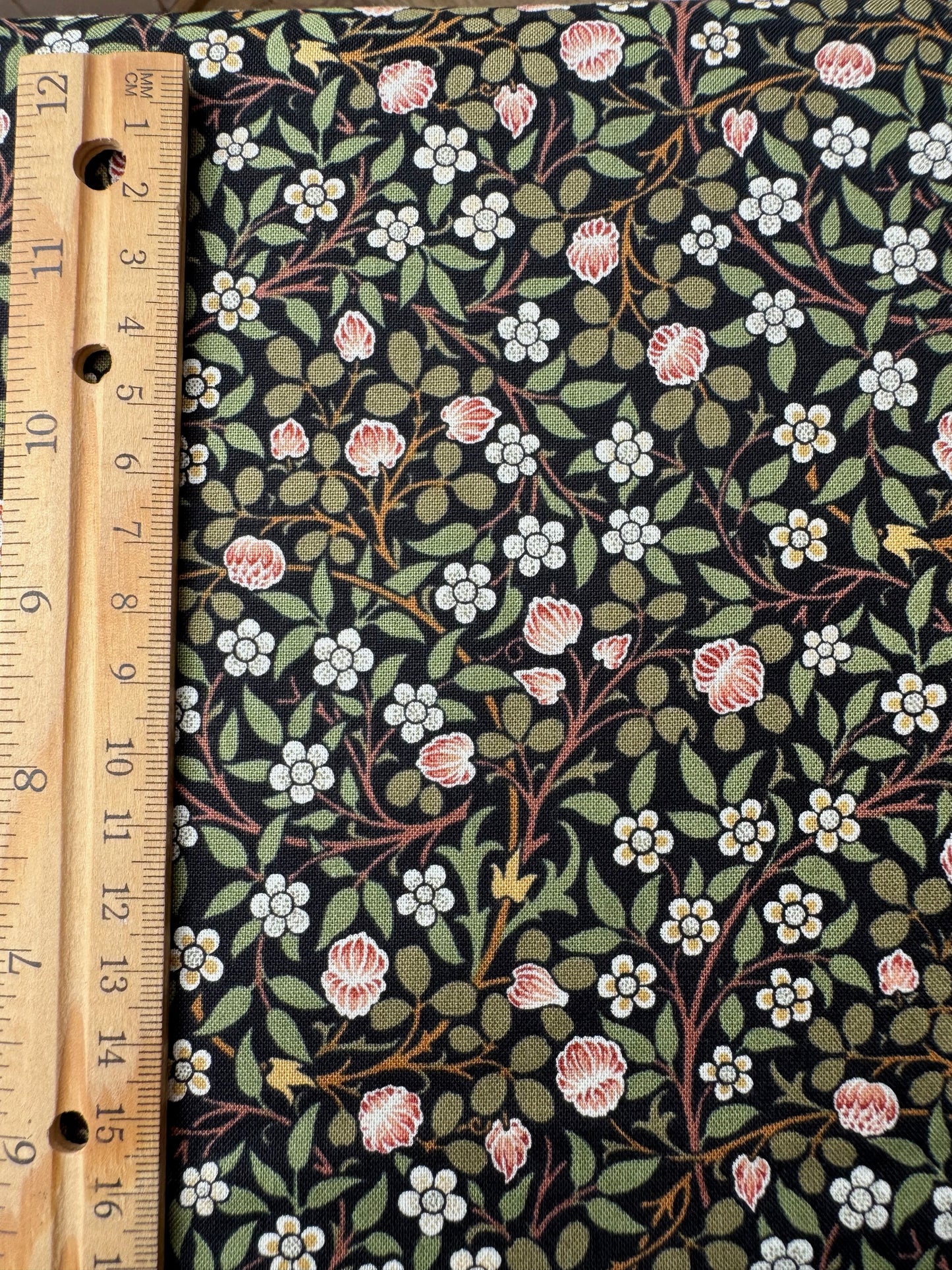 Small Floral Ebony - Morris Muse