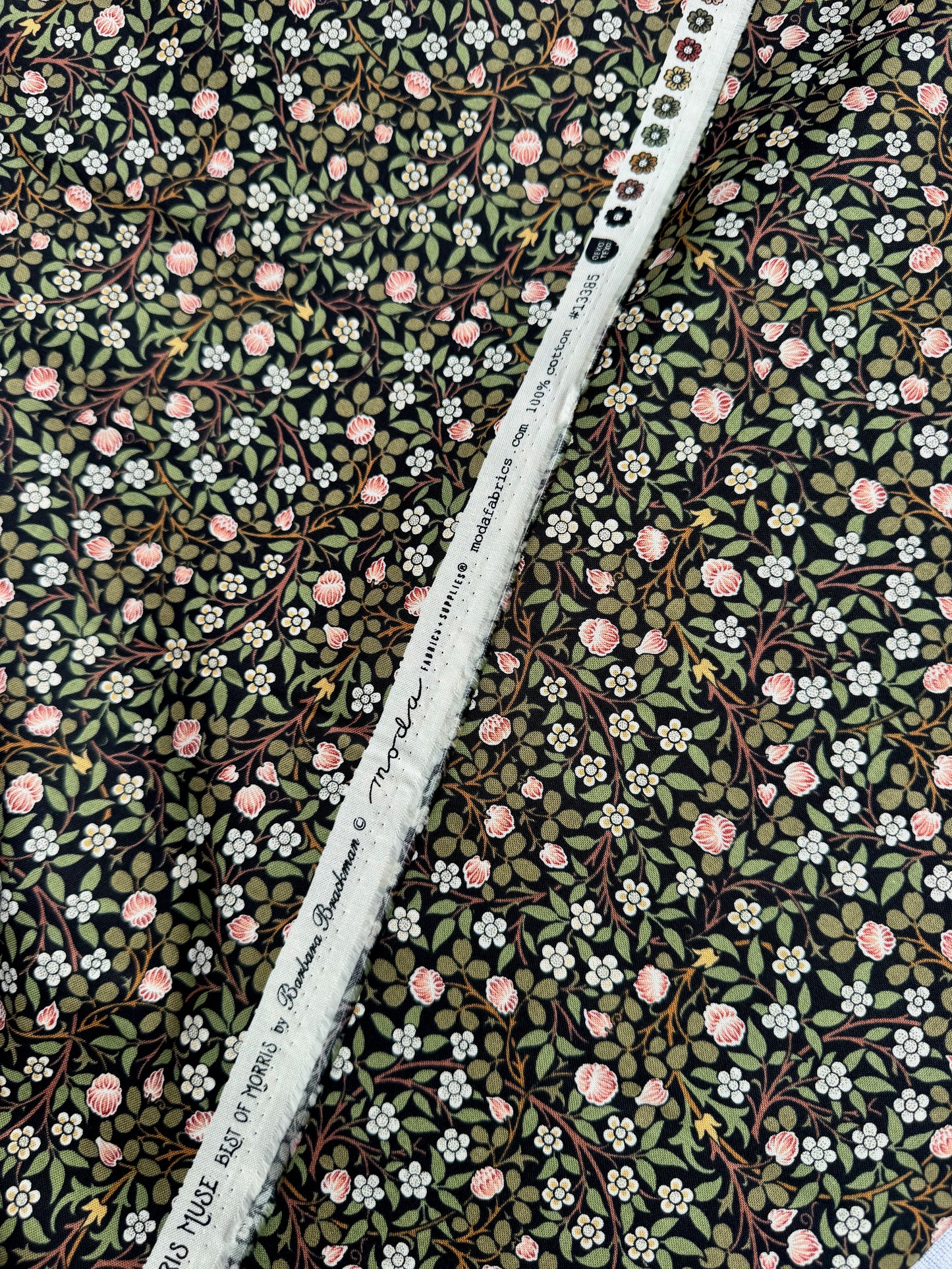 Small Floral Ebony - Morris Muse