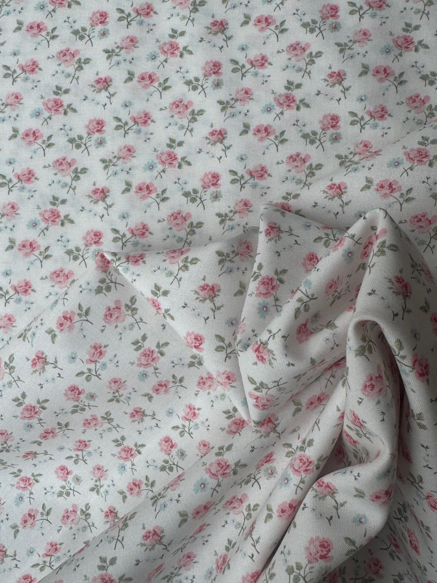Large Roses and Forget me Nots Linen White - Abide by Brenda Riddle for Moda