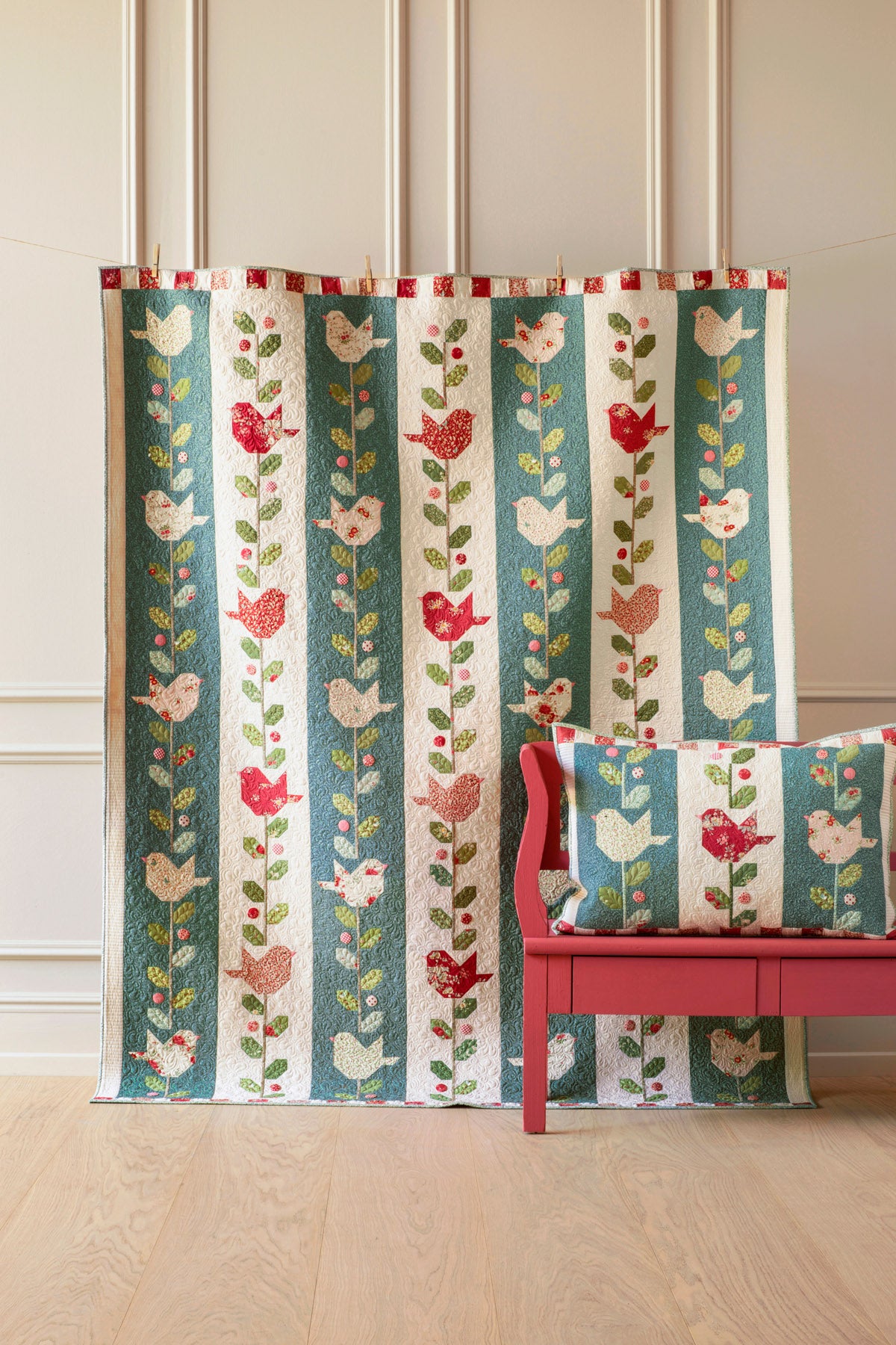 Merry Little Christmas Fat Quarter Bundle - 5 fabrics in Cream, 20 x 22in