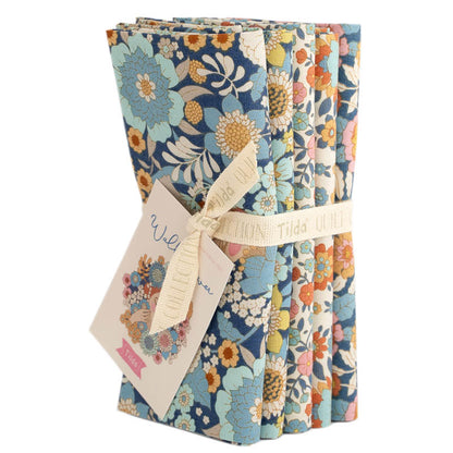 Wallflower Fat Quarter Bundle Blue - 5 fabrics, 20 x 22in