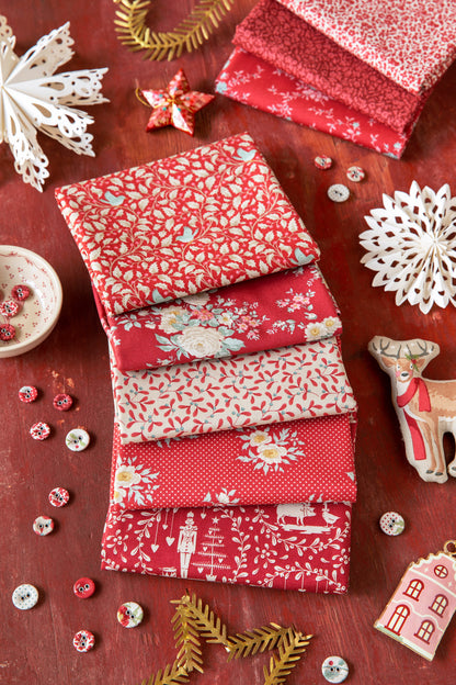 Merry Little Christmas Fat Quarter Bundle - 5 fabrics in Red, 20 x 22in