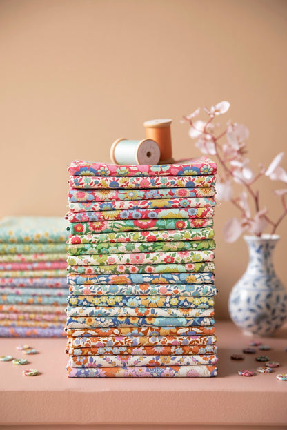 Wallflower Fat Quarter Bundle Blue - 5 fabrics, 20 x 22in