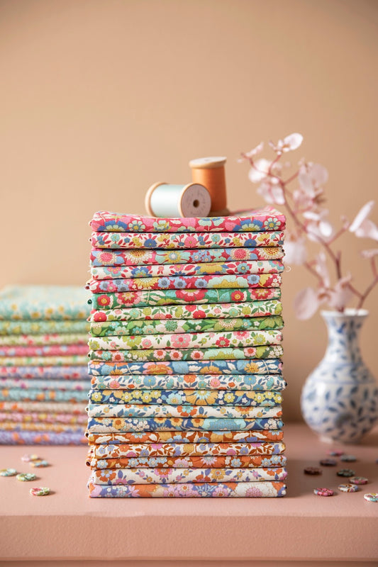 Wallflower Fat Quarter Bundle - 20 fabrics, 20 x 22in