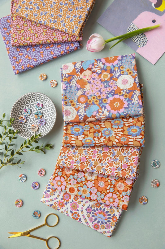 Wallflower Fat Quarter Bundle Caramel/Thistle - 5 fabrics, 20 x 22in