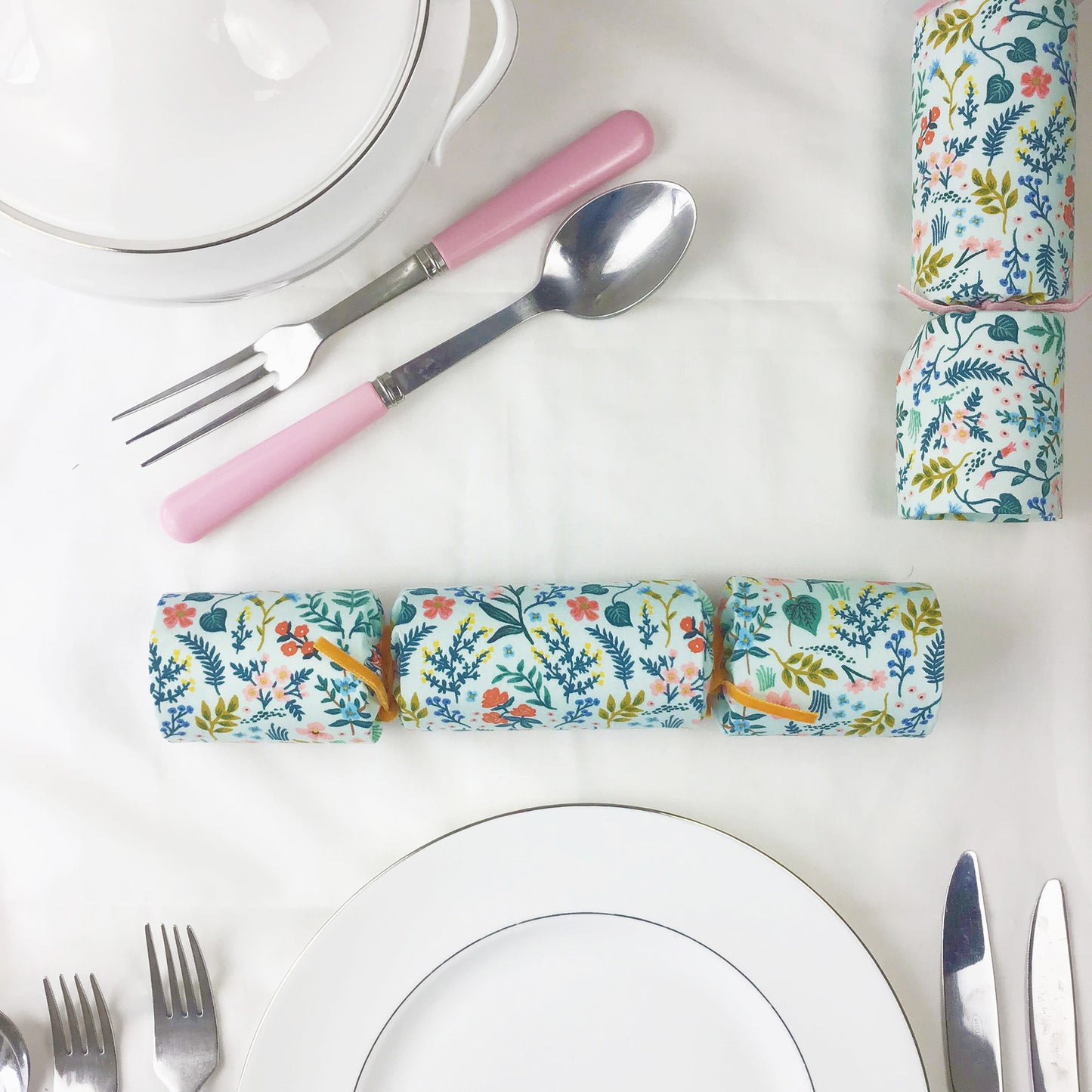 The Wonder Cracker Sewing Pattern - stitch your own Christmas Crackers that are pullable, reusable and have a snap!